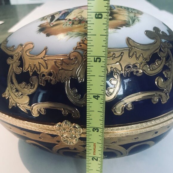 Elegant Extra Large Decorative Egg Trinket Box Cobalt Blue Gold, Courting Couple - Picture 8 of 9